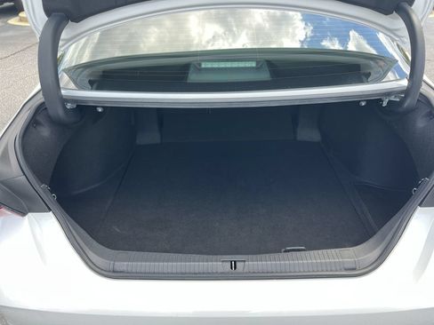 Used 2022 Toyota Avalon XLE w/ Moonroof Package FWD image 33