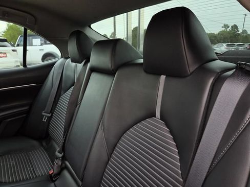 Used 2022 Toyota Camry SE FWD image 30