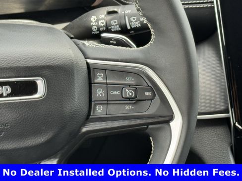 Used 2025 Jeep Grand Cherokee Altitude AWD/4WD image 14