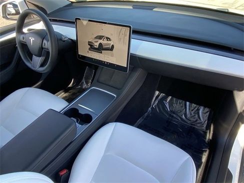 Used 2023 Tesla Model Y Long Range image 13