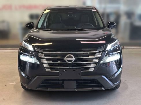 Used 2024 Nissan Rogue SV AWD/4WD image 2