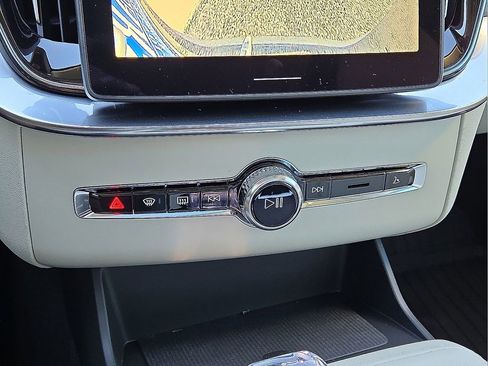 New 2026 Volvo XC90 B6 Ultra w/ Protection Package Premier image 28