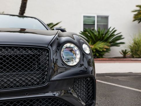 Used 2024 Bentley Continental GT image 28