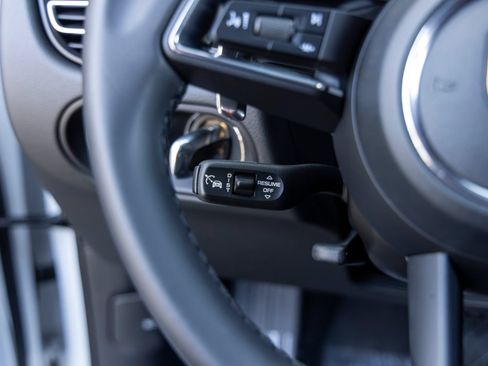 Certified 2026 Porsche Macan AWD/4WD image 39