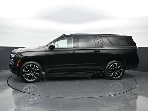 Used 2025 Chevrolet Suburban RST w/ Comfort Package AWD/4WD image 6