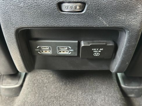 Used 2021 Jeep Cherokee Latitude Lux w/ Comfort/Convenience Group AWD/4WD image 31