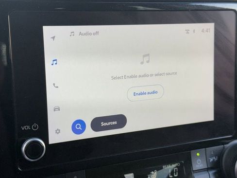 Used 2023 Toyota Highlander LE image 19