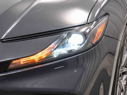 Used 2025 Toyota Camry SE FWD image 12