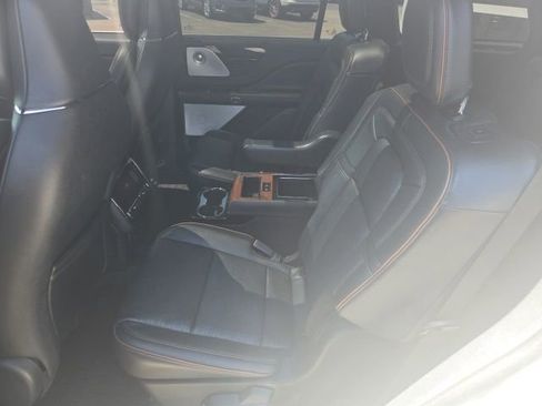 Used 2025 Lincoln Aviator Black Label AWD/4WD image 32