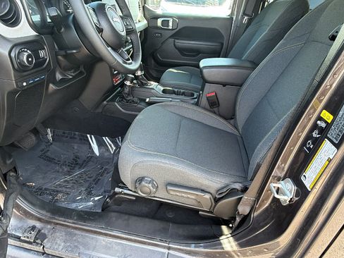 Used 2025 Jeep Wrangler Unlimited Sport S 4xe AWD/4WD image 16