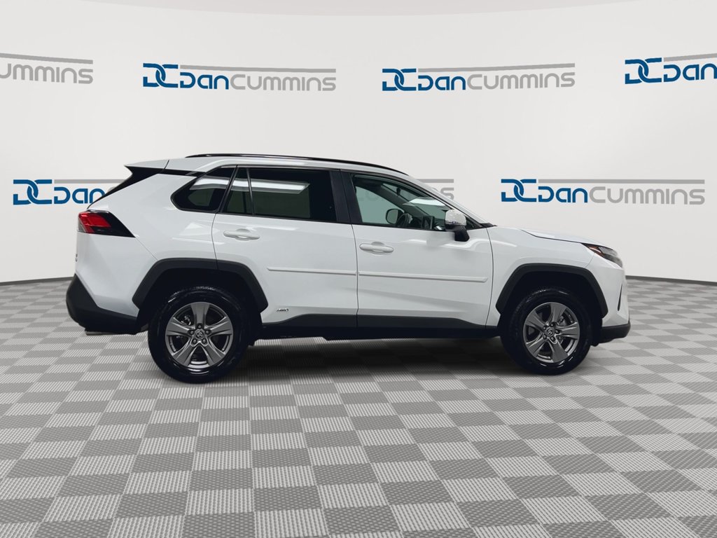 Used 2024 Toyota RAV4 LE AWD/4WD image 9