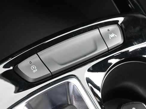 Used 2025 Chevrolet Trax RS w/ Driver Confidence Package image 25