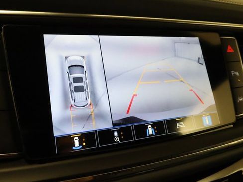 Used 2024 Buick Enclave Essence w/ Technology Package image 16