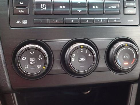 Used 2014 Subaru Crosstrek 2.0i Premium w/ Moonroof Package image 19