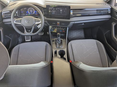 Used 2026 Volkswagen Jetta Sport FWD image 22
