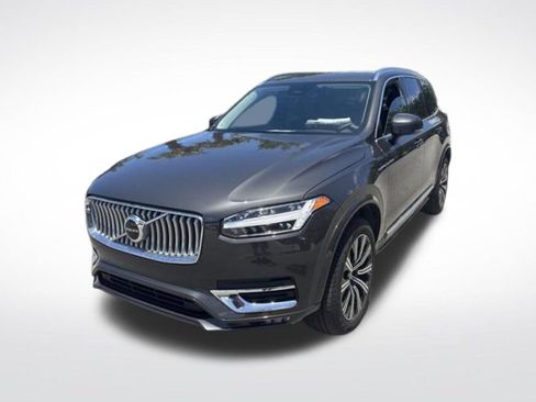 Used 2025 Volvo XC90 B5 Core w/ Protection Package Premier AWD/4WD image 3