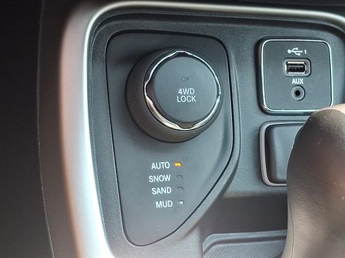Used 2021 Jeep Compass Latitude AWD/4WD image 24