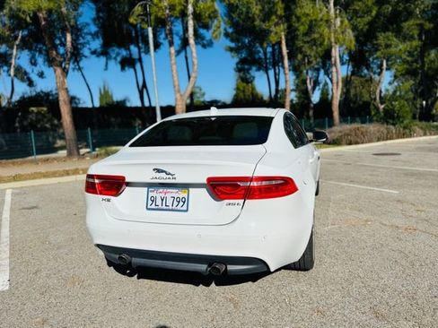Used 2017 Jaguar XE Prestige image 2