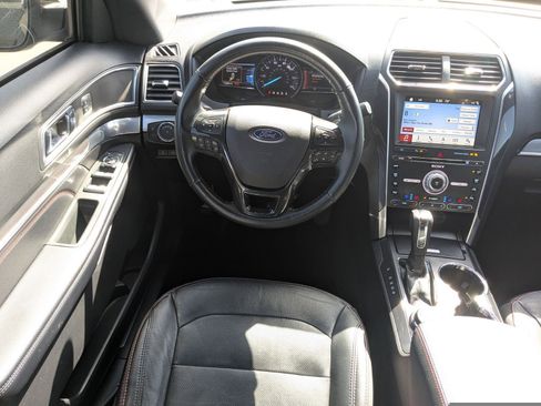 Used 2018 Ford Explorer Sport w/ Equipment Group 401A image 17