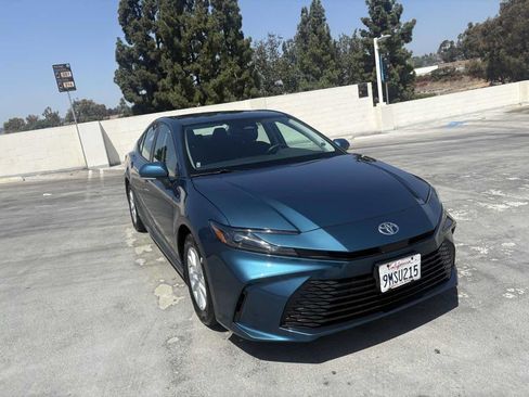 Used 2025 Toyota Camry LE FWD image 27