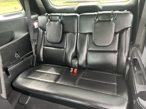 Used 2020 Ford Explorer Limited AWD/4WD image 17