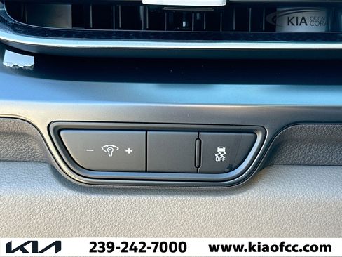 New 2026 Kia Carnival FWD image 33