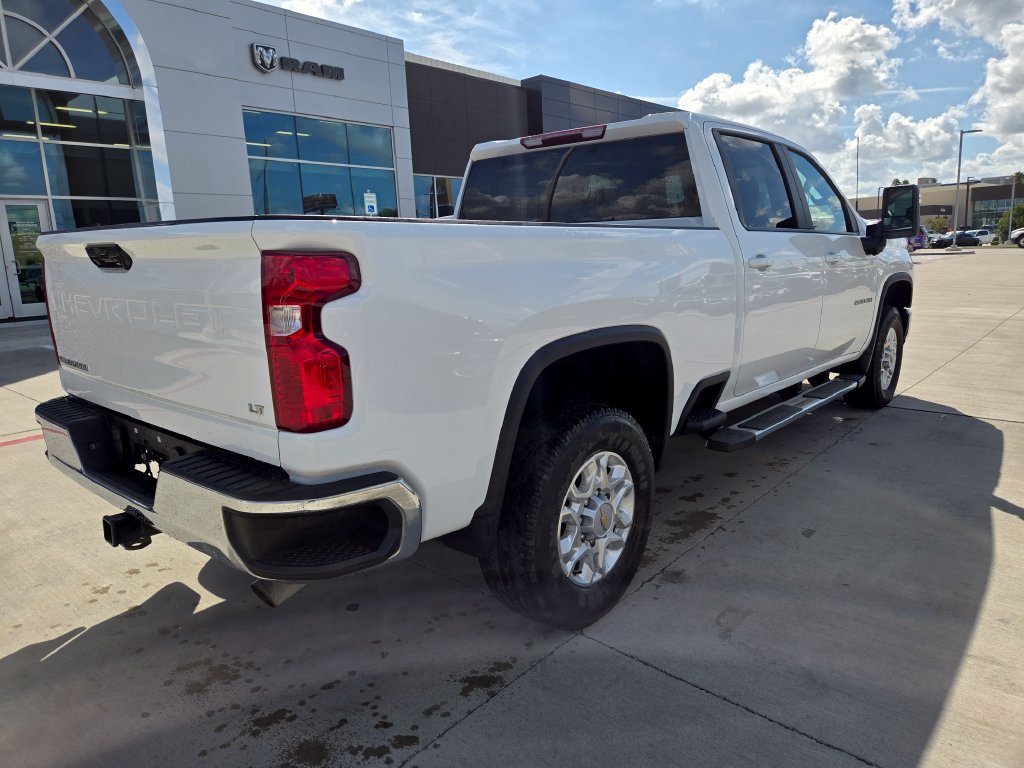 Used 2025 Chevrolet Silverado 2500 LT AWD/4WD image 4