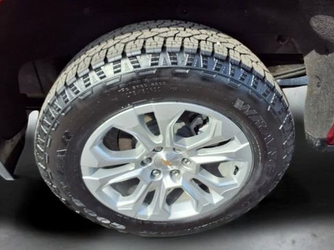 Used 2024 Chevrolet Silverado 1500 LTZ w/ Z71 Off-Road Package AWD/4WD image 8