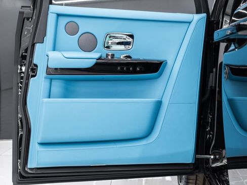 Used 2025 Rolls-Royce Phantom Sedan image 31