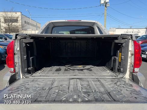 Used 2003 Chevrolet Avalanche 4x4 w/ Suspension Package, Off-Road image 19