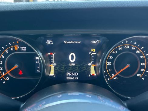 Used 2021 Jeep Wrangler Unlimited Sahara AWD/4WD image 29