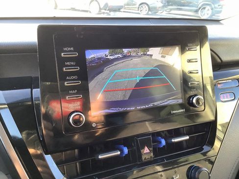 Used 2021 Toyota Camry LE image 39