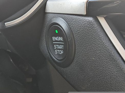 Certified 2020 Ford Escape SE image 32