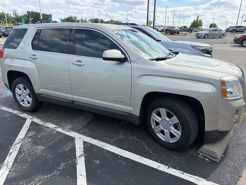 Used 2015 GMC Terrain SLE FWD image 3