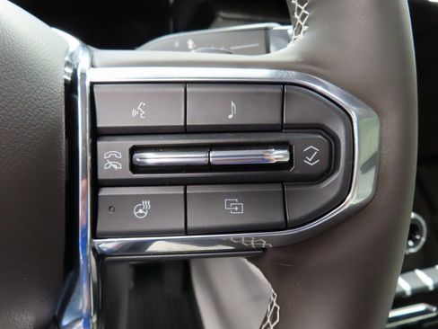 Used 2025 GMC Acadia Denali image 59