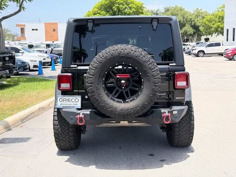 Used 2018 Jeep Wrangler Unlimited Sport S AWD/4WD image 6