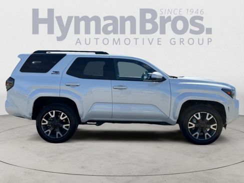 Used 2025 Toyota 4Runner TRD Sport AWD/4WD image 2
