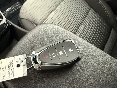 New 2025 Chevrolet Trax LT w/ Driver Confidence Package image 17