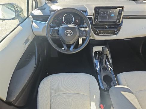 Used 2022 Toyota Corolla LE image 10