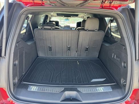 Used 2024 Chevrolet Suburban High Country w/ Advanced Technology Package image 34