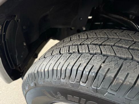 Used 2016 Ford F150 Lariat w/ Equipment Group 502A Luxury image 40