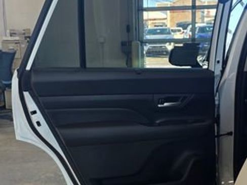 New 2026 Toyota Grand Highlander Platinum image 24