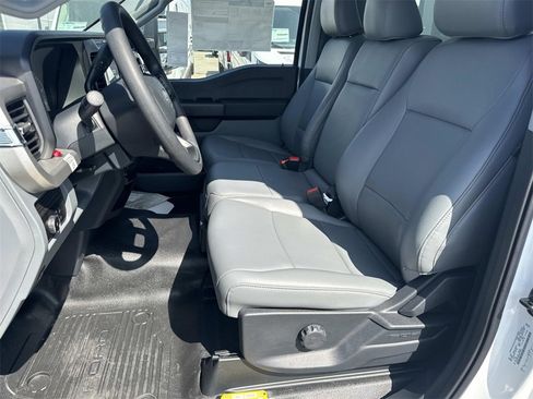 New 2025 Ford F350 XL w/ XL Chrome Package image 21