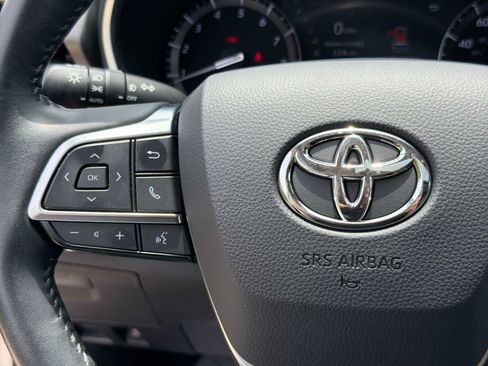 Used 2021 Toyota Highlander XLE AWD/4WD image 21