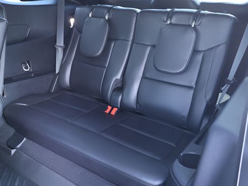Used 2023 Ford Explorer Limited w/ Limited Technology Package RWD image 19