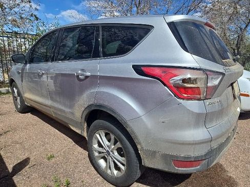 Used 2017 Ford Escape SE w/ SE Cold Weather Package AWD/4WD image 5