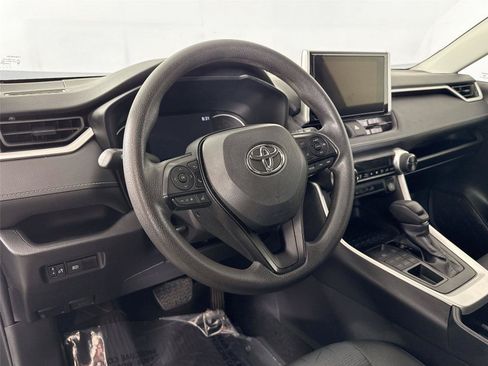Certified 2025 Toyota RAV4 XLE AWD/4WD image 4