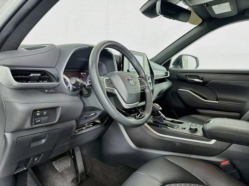 Used 2023 Toyota Highlander XSE AWD/4WD image 14