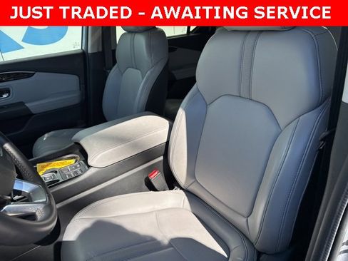 Used 2023 Honda Pilot Touring image 12