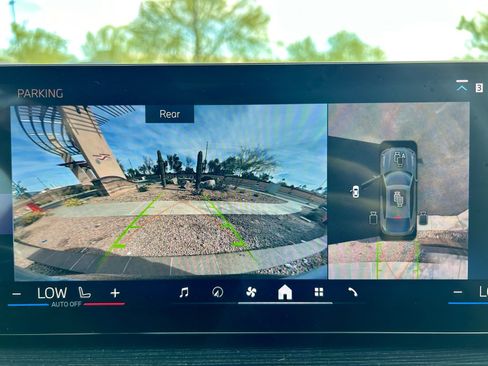 Used 2024 BMW X6 xDrive40i w/ M Sport Professional Package image 23